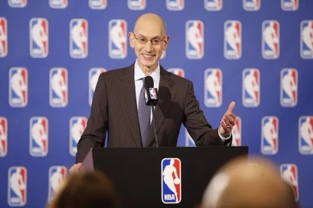 NBA季后赛巅峰对决，詹姆斯50分创纪录助湖人险胜